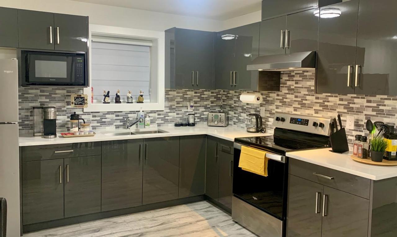 Luxurious & Stylish Two Bedroom Suite, Full Kitchen, Close To Vancouver Delta Exterior foto